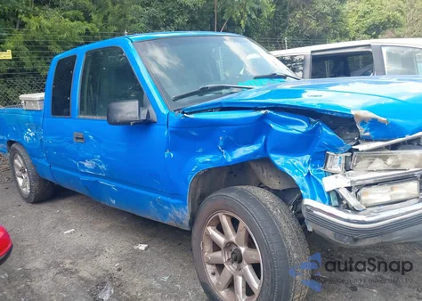 1998 Chevrolet C1500 Fleetside z USA, uszkodzony, nr VIN 2GCEC19R9W1111079